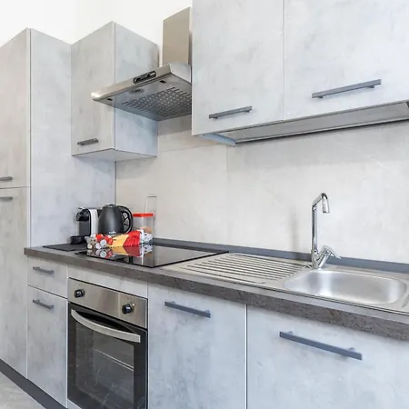 Vatican Essence Roma