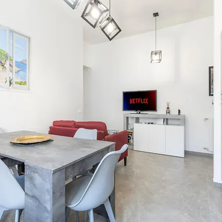 Vatican Essence * Ρώμη