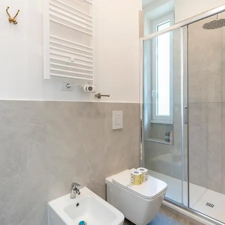 Vatican Essence * Ρώμη